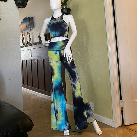 2 pieces new one bell bottom and top - Picture 2 of 16